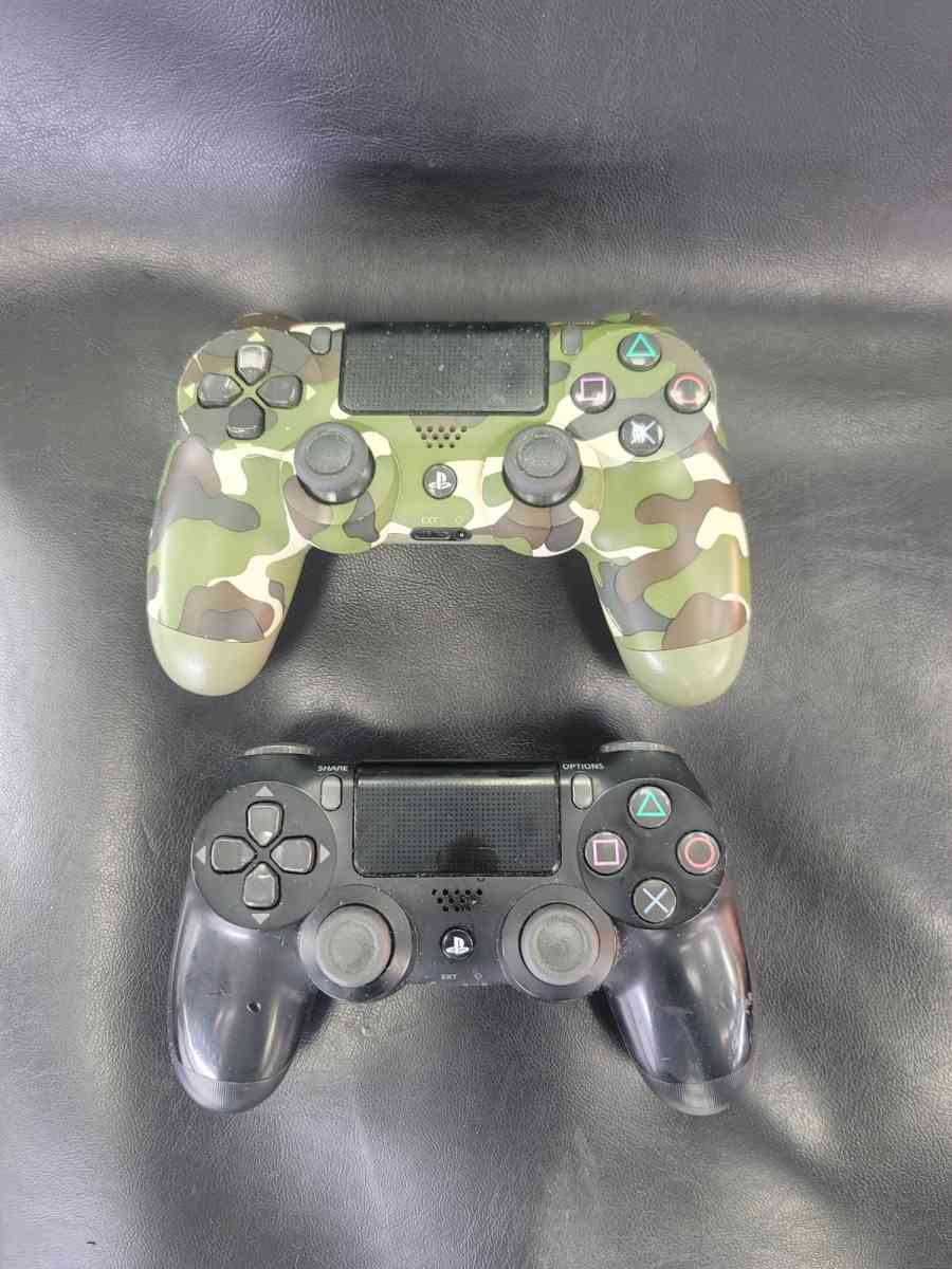 Playstation 4 Pro PS4 1TB W Cable  Two Controller Set - Bronx, New York - FleaMarketBay