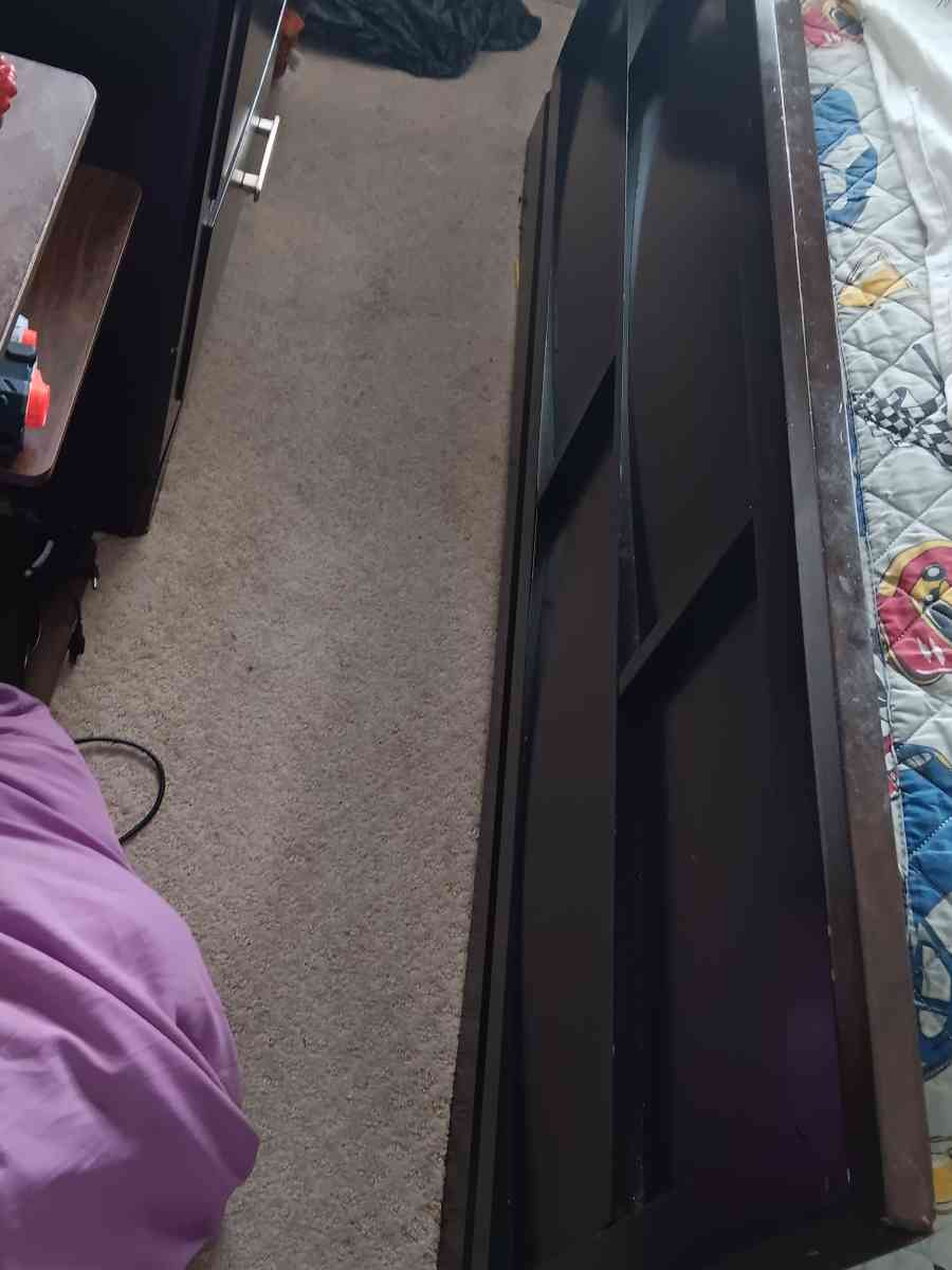 bedroom furniture and TV stand - Woodbridge, Virginia - FleaMarketBay