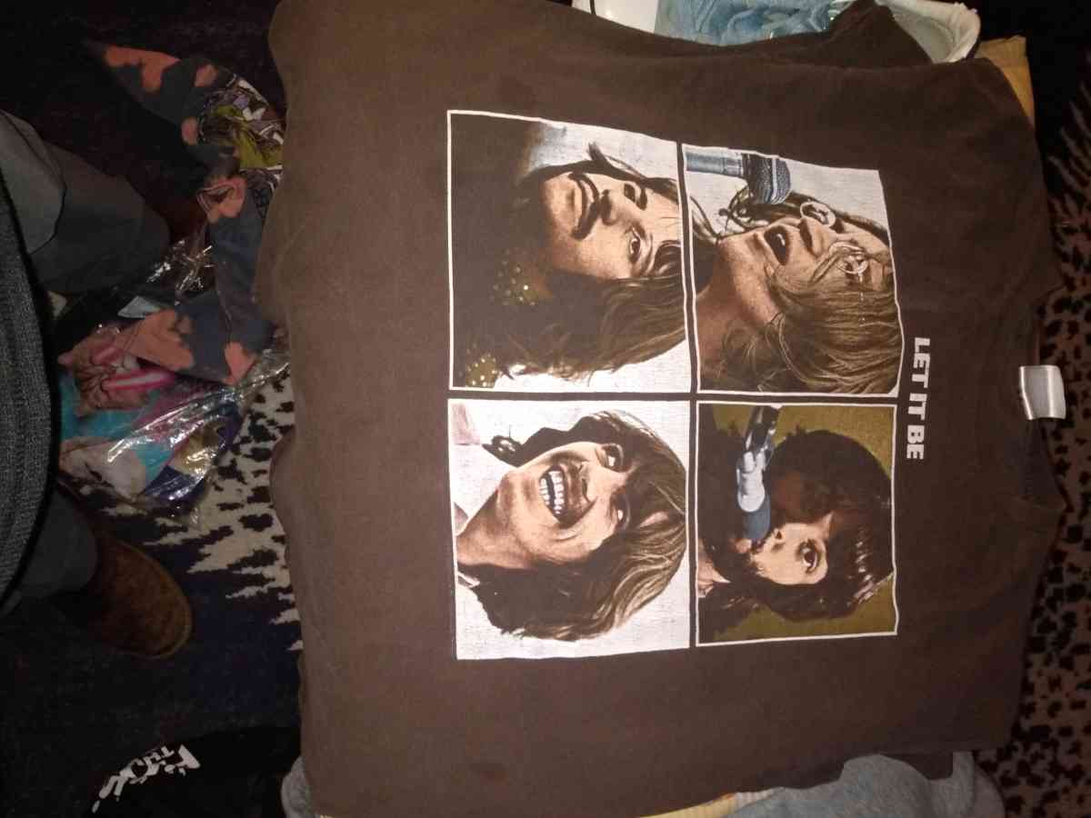 BEATLES TSHIRT LET IT GO - Mill Creek, Washington