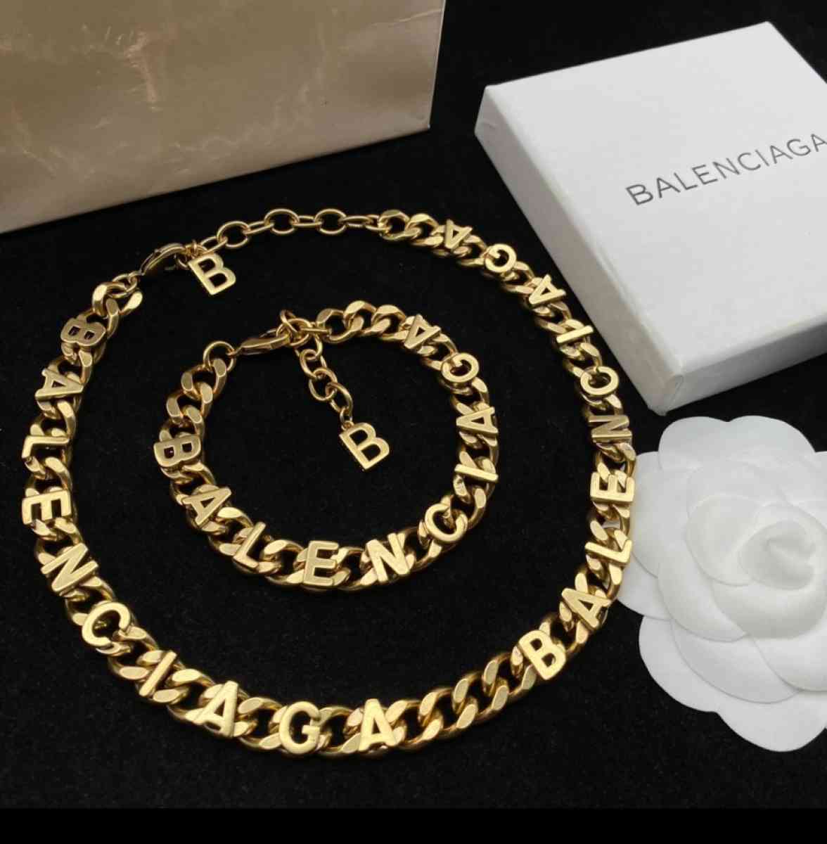 Balenciaga gold Set - Mission Viejo, California