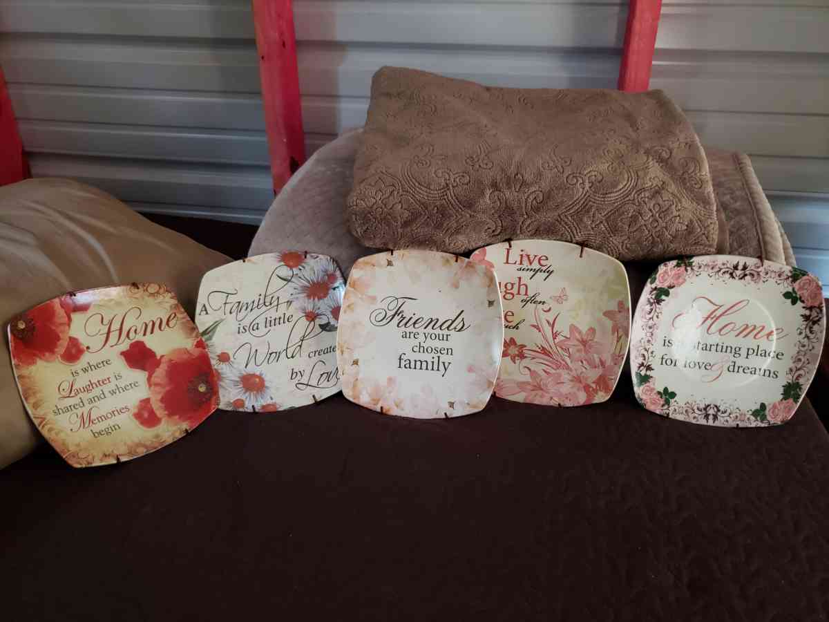 set of 5 decorator small wall hanging plates - Leesville, Louisiana