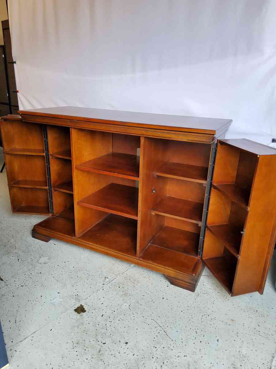 Cabinet Hutch - Garden Grove, California - FleaMarketBay