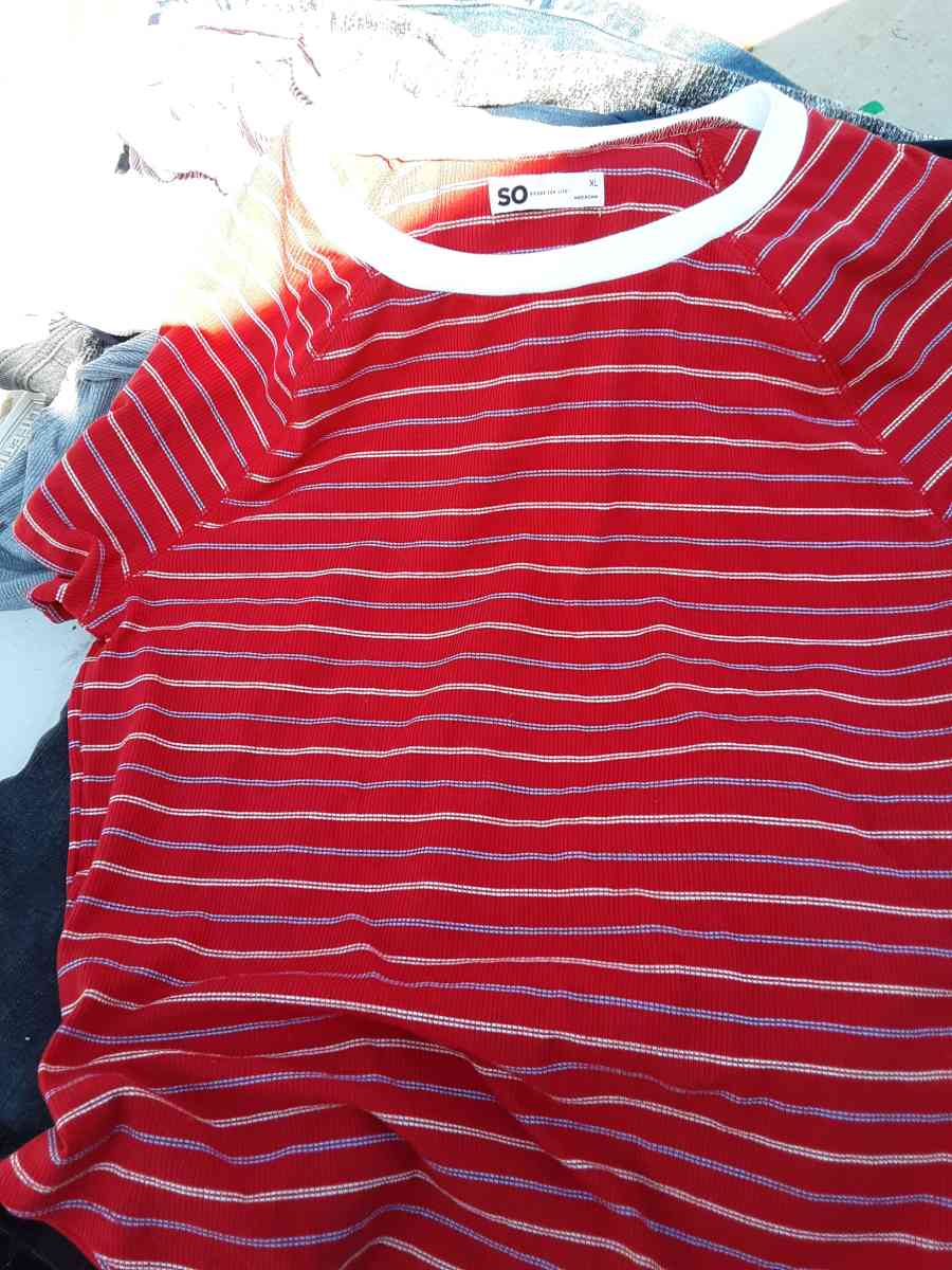 clothes - Riverbank, California - FleaMarketBay