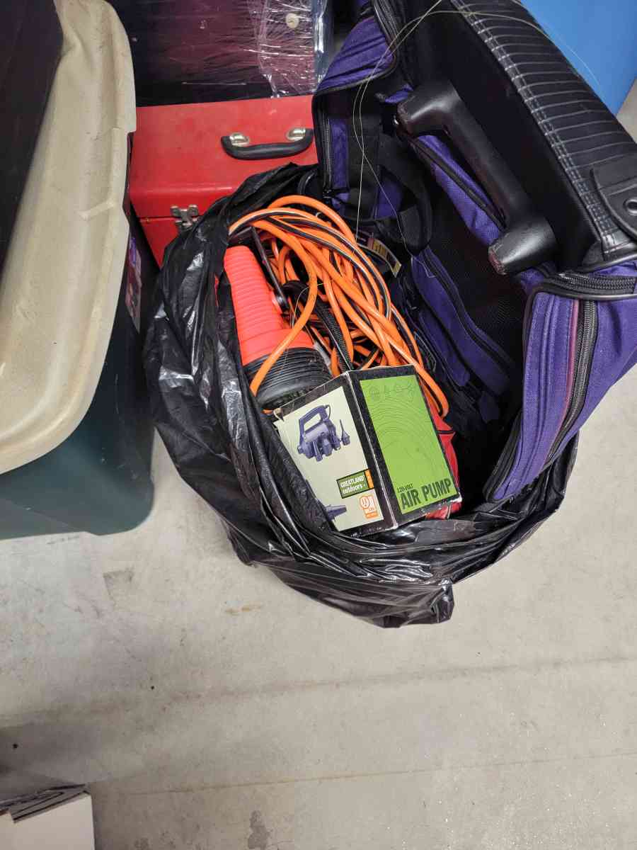 furnite kitchen items computer desk daybed wardrobe cloths - Nashua, New Hampshire - FleaMarketBay