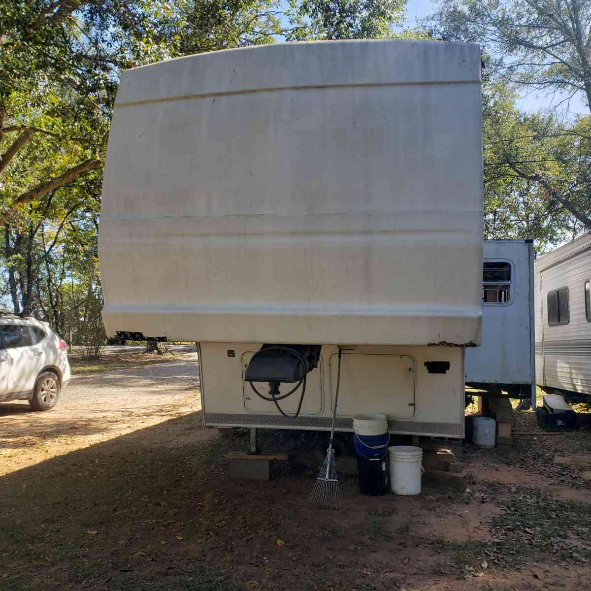 fifth wheel camper - Cleveland, North Carolina - FleaMarketBay