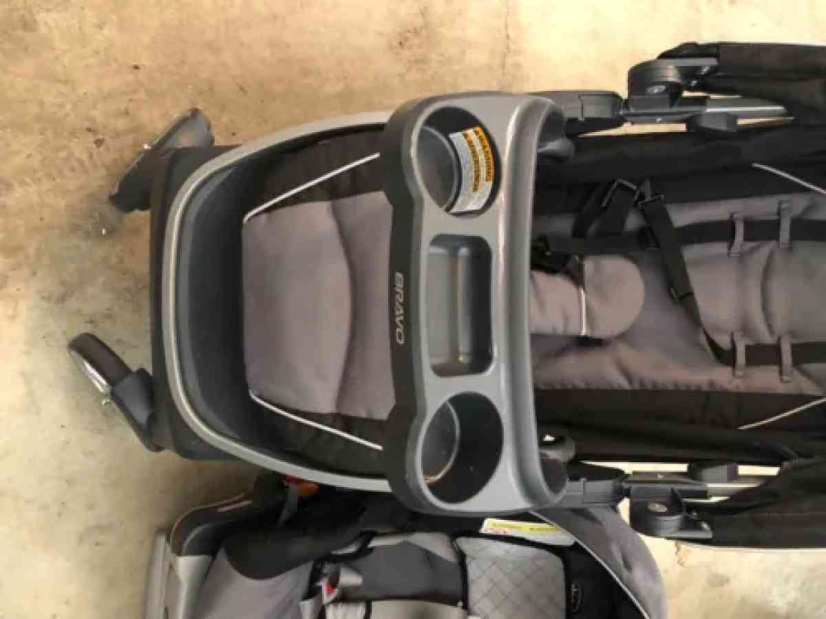 Chicco travel system car seat base an stroller - Kansas City, Kansas - FleaMarketBay