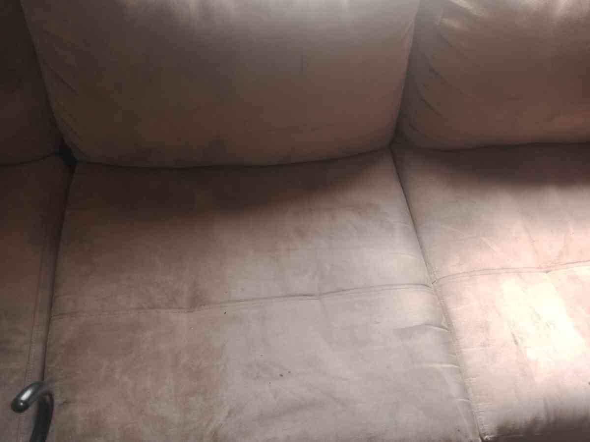 used sectional couch fair condition - Otterbein, Indiana - FleaMarketBay