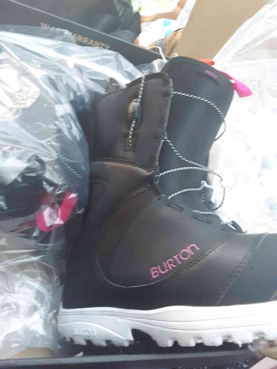 clothing - Riverbank, California - FleaMarketBay