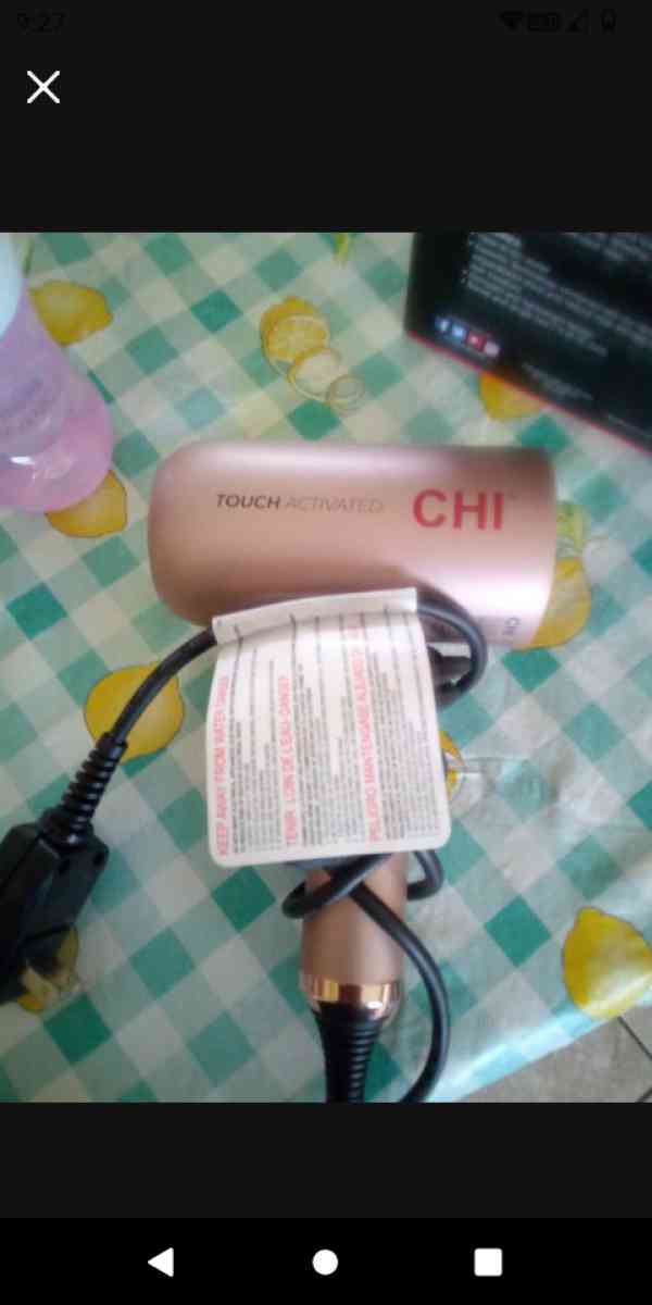 hair dryer and blow out brush - Watsonville, California - FleaMarketBay