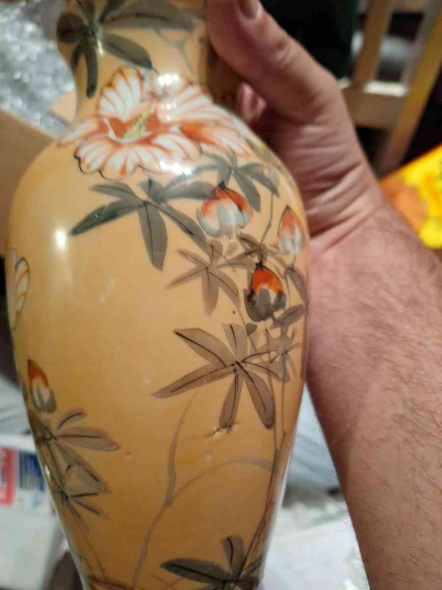 1920s Japanese vases with artist signatures - Fayetteville, North Carolina - FleaMarketBay