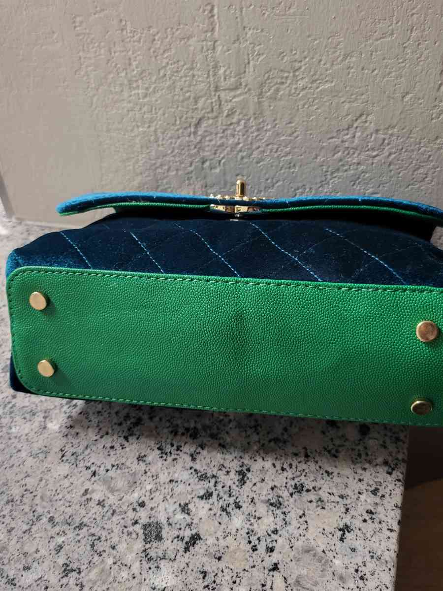 small shoulder Bag - Tucson, Arizona - FleaMarketBay
