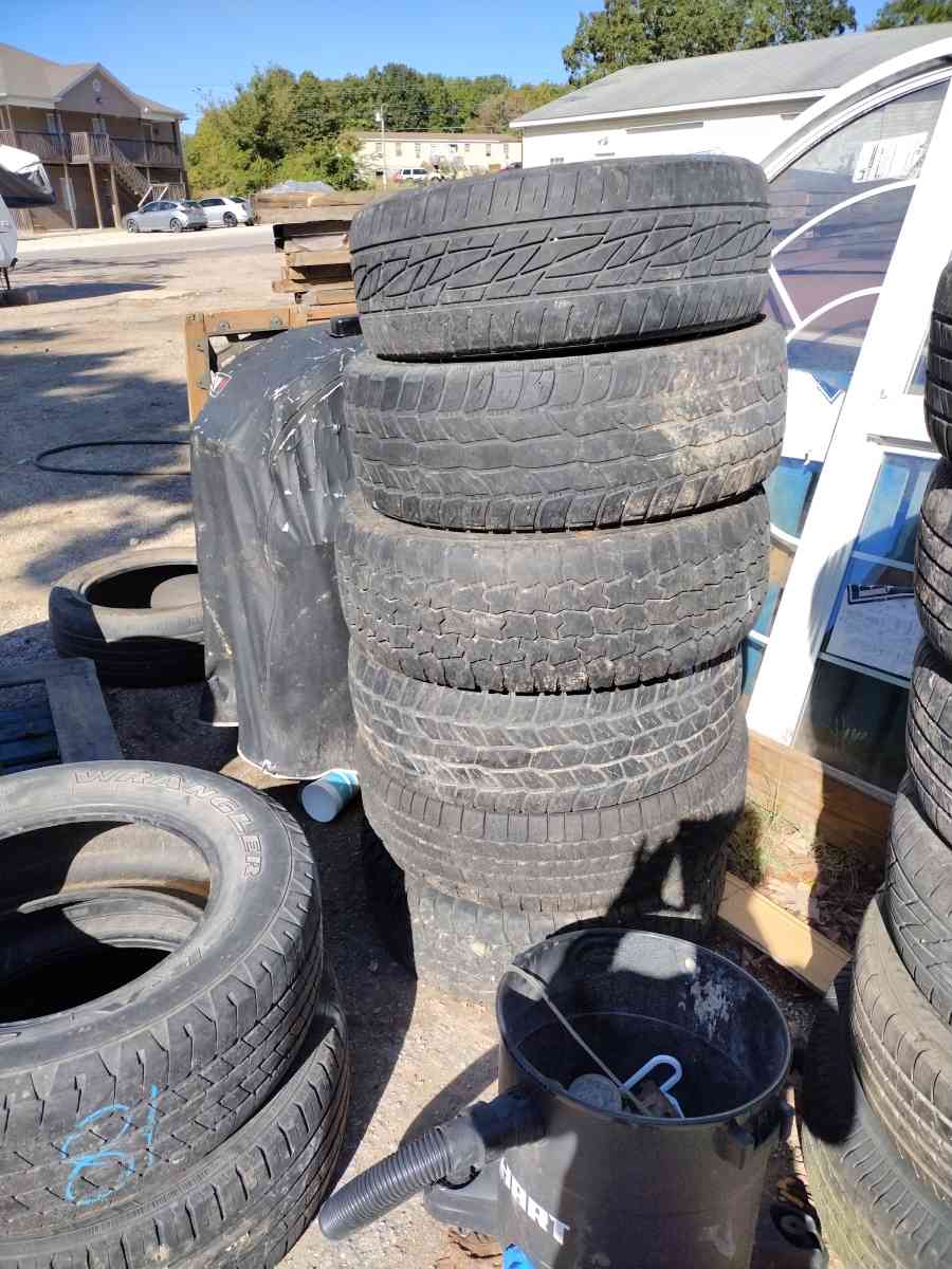 tires 235 55 55R - Agency, Missouri - FleaMarketBay