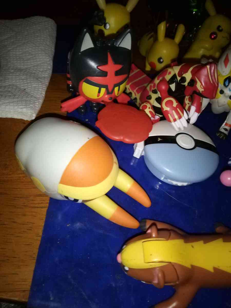 12 Pokemon Toys - Pawtucket, Rhode Island - FleaMarketBay