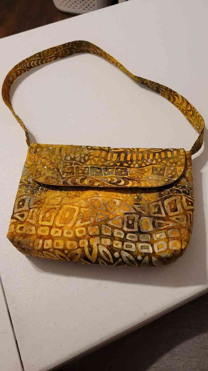 Handmade Purses Snap Closure Inside Linen and Pocket - Jeffersonville, Indiana - FleaMarketBay