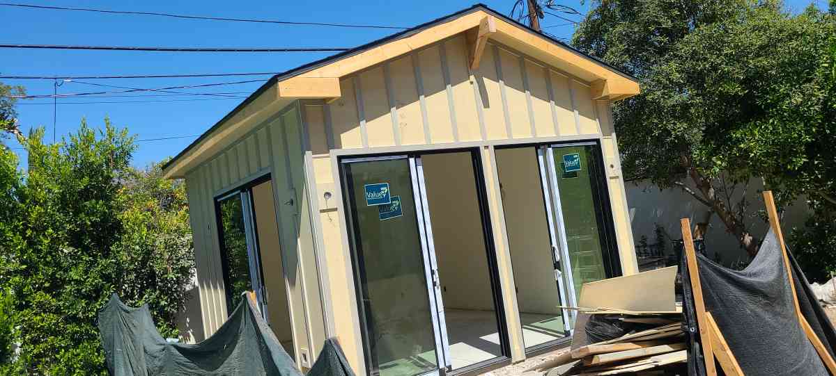 contrusion - Adelanto, California - FleaMarketBay