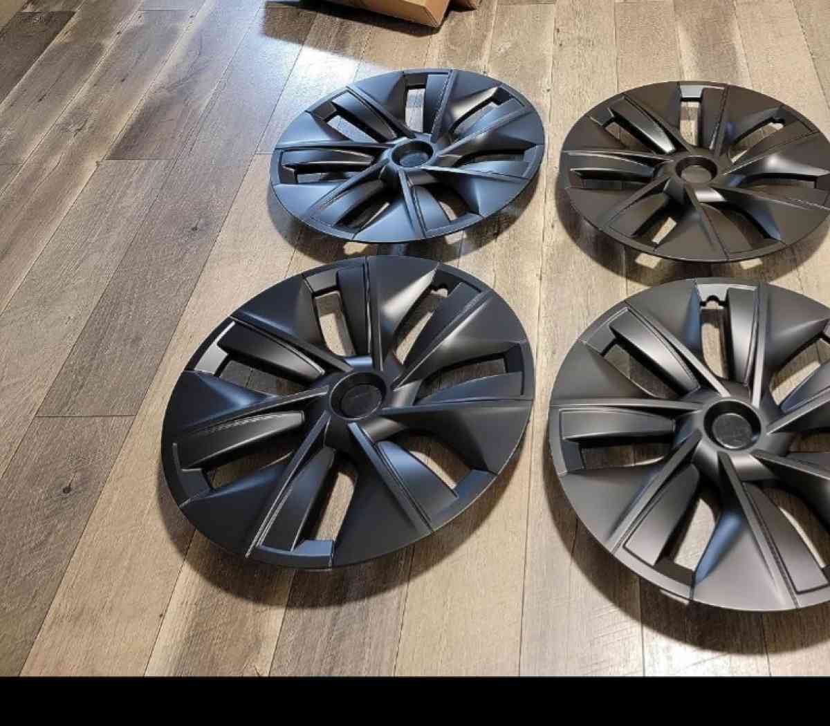 4 tapas  de 18 pulgadas para ruedas de tesla 2017 al 2023 - Houston, Texas - FleaMarketBay
