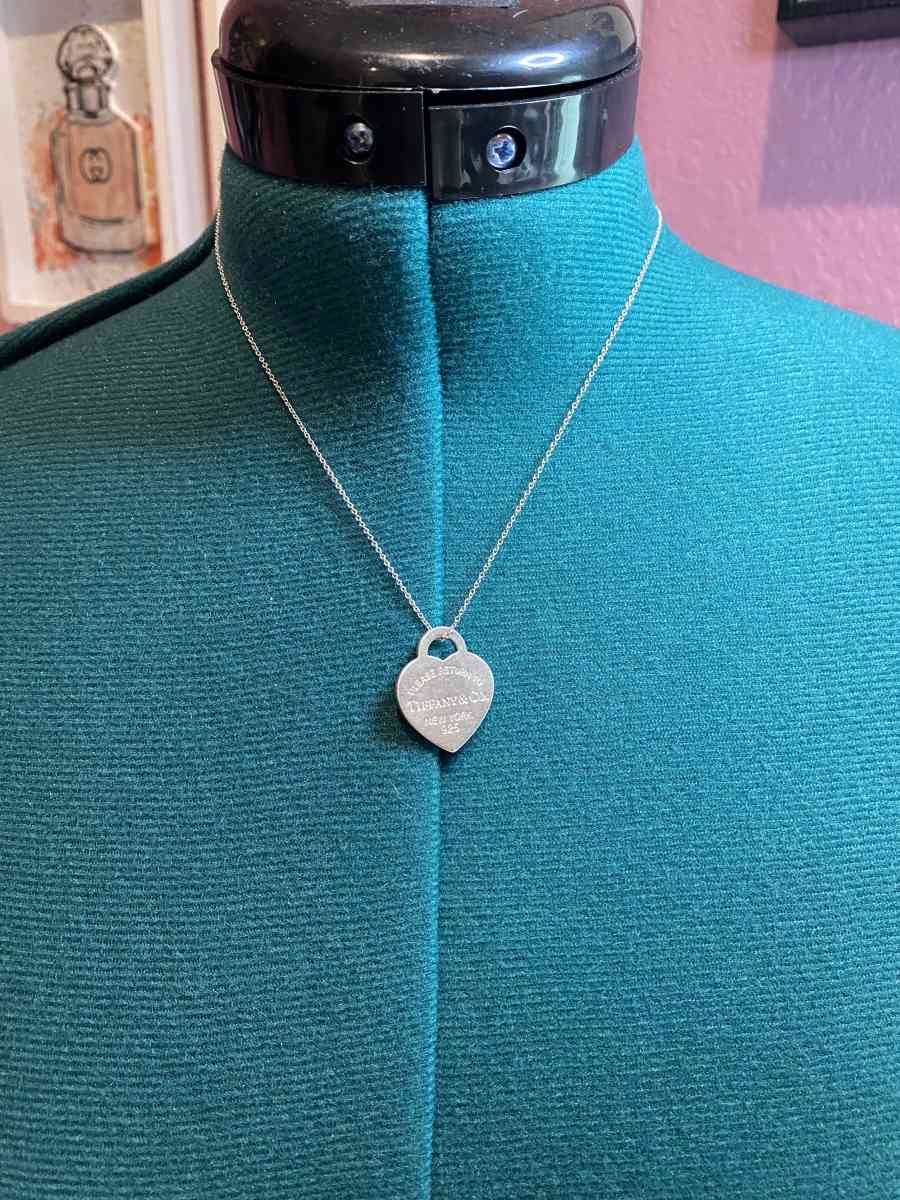 authentic Tiffany and Co necklace - Sarasota, Florida - FleaMarketBay