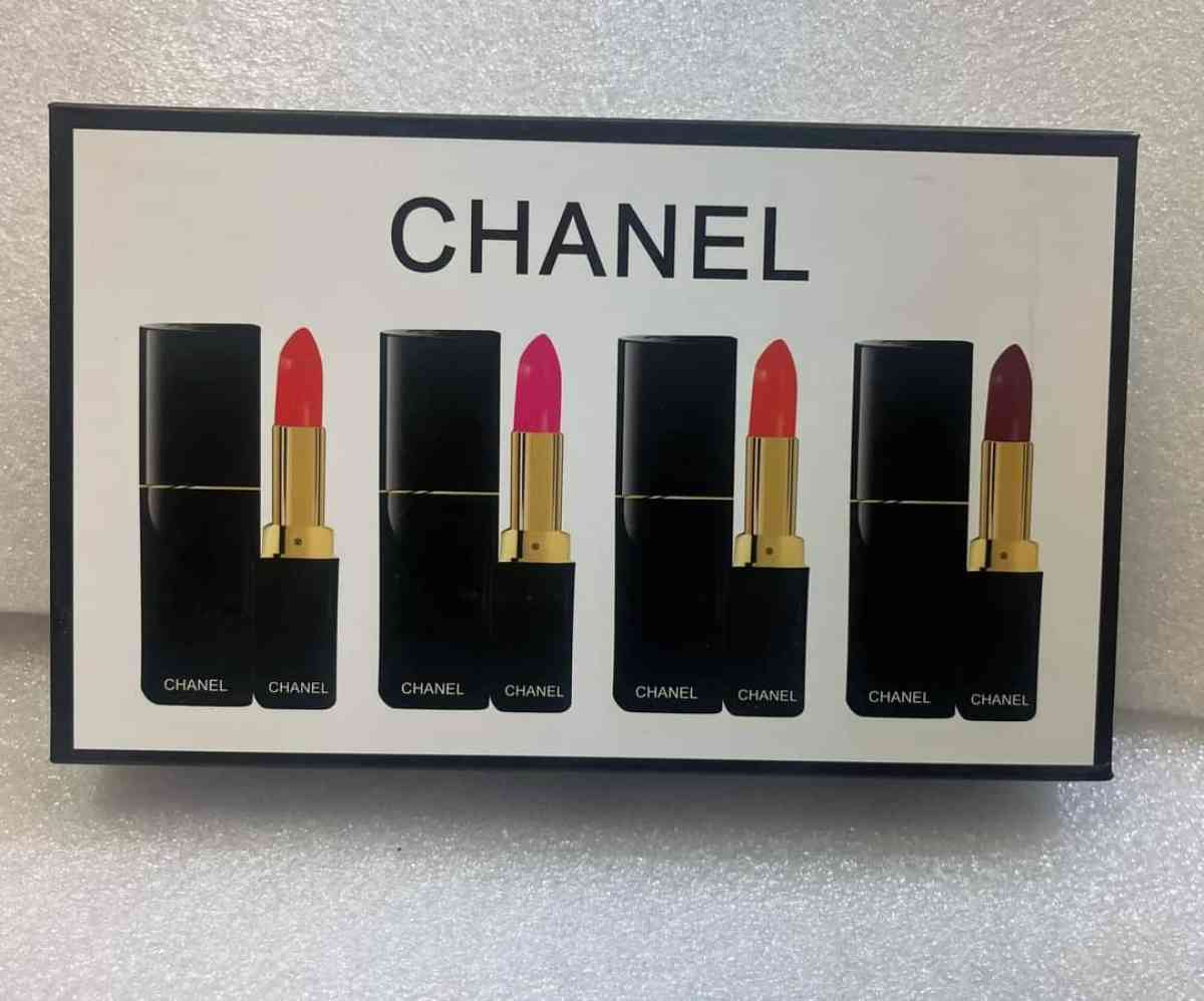 sale  channel lipstick  set - Colleyville, Texas - FleaMarketBay