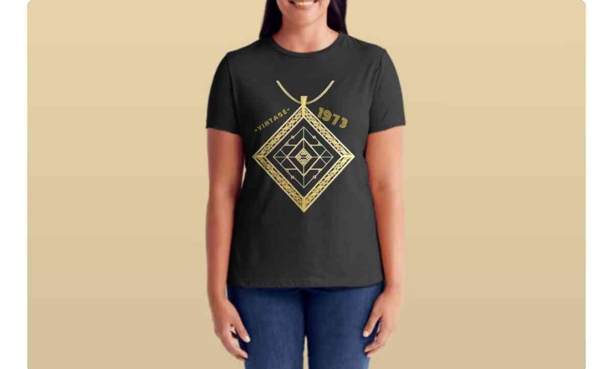 gold Chan vintage 1973 t shirt