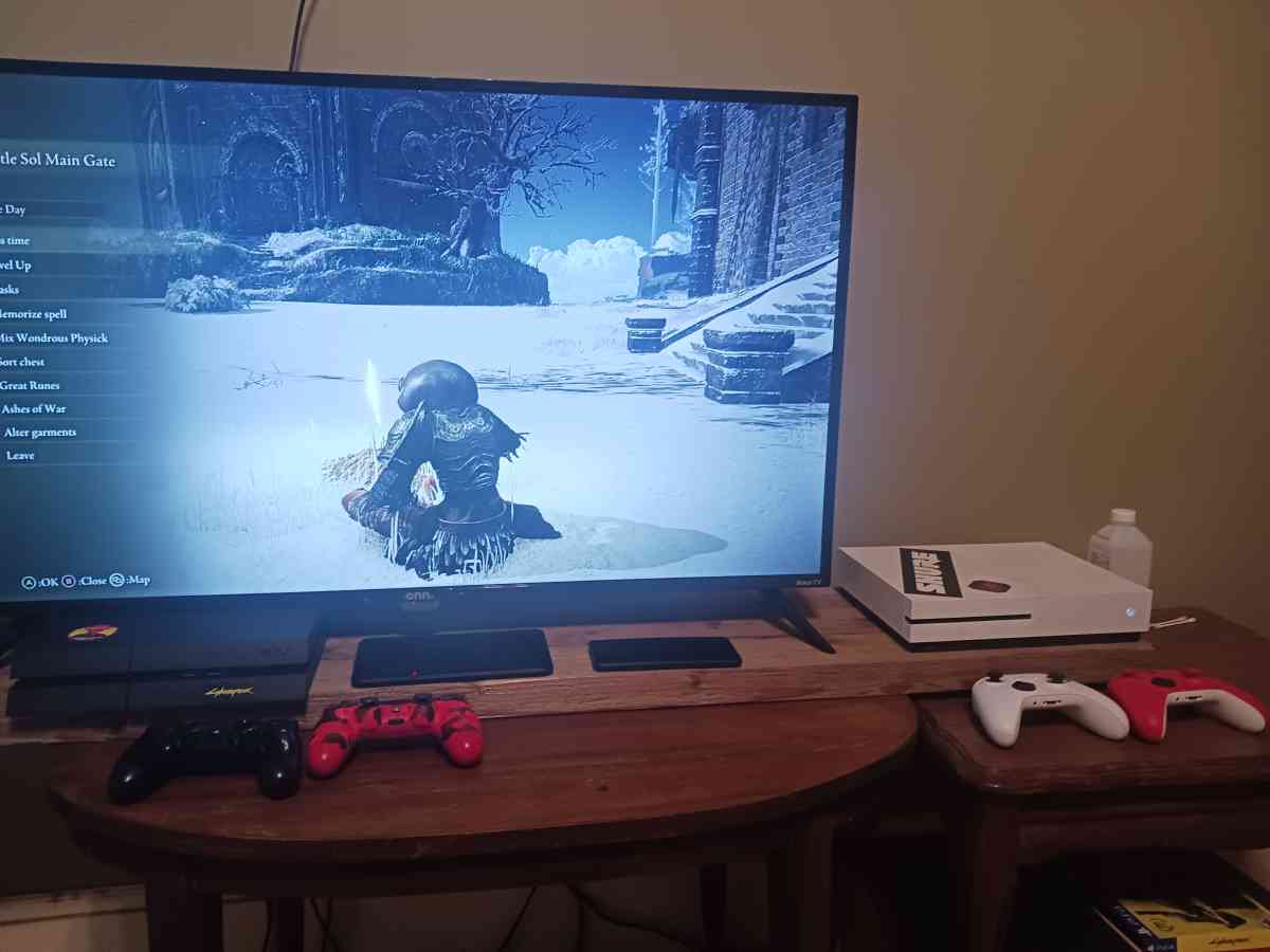 Xbox One S Ps4 four controllers all games Marshall Amp - New Orleans, Louisiana - FleaMarketBay