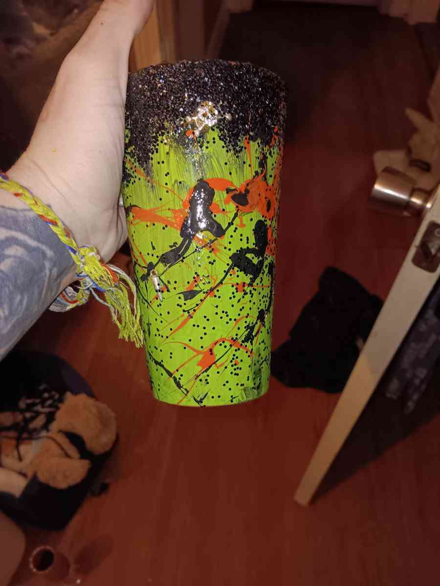 hand painted wine glasses and Rhinestone bottles - Union, Mississippi - FleaMarketBay