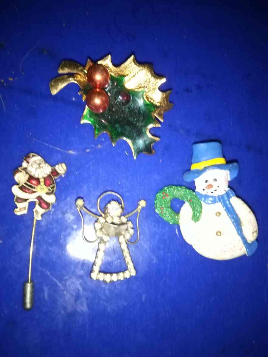 4 Christmas pins - Pawtucket, Rhode Island