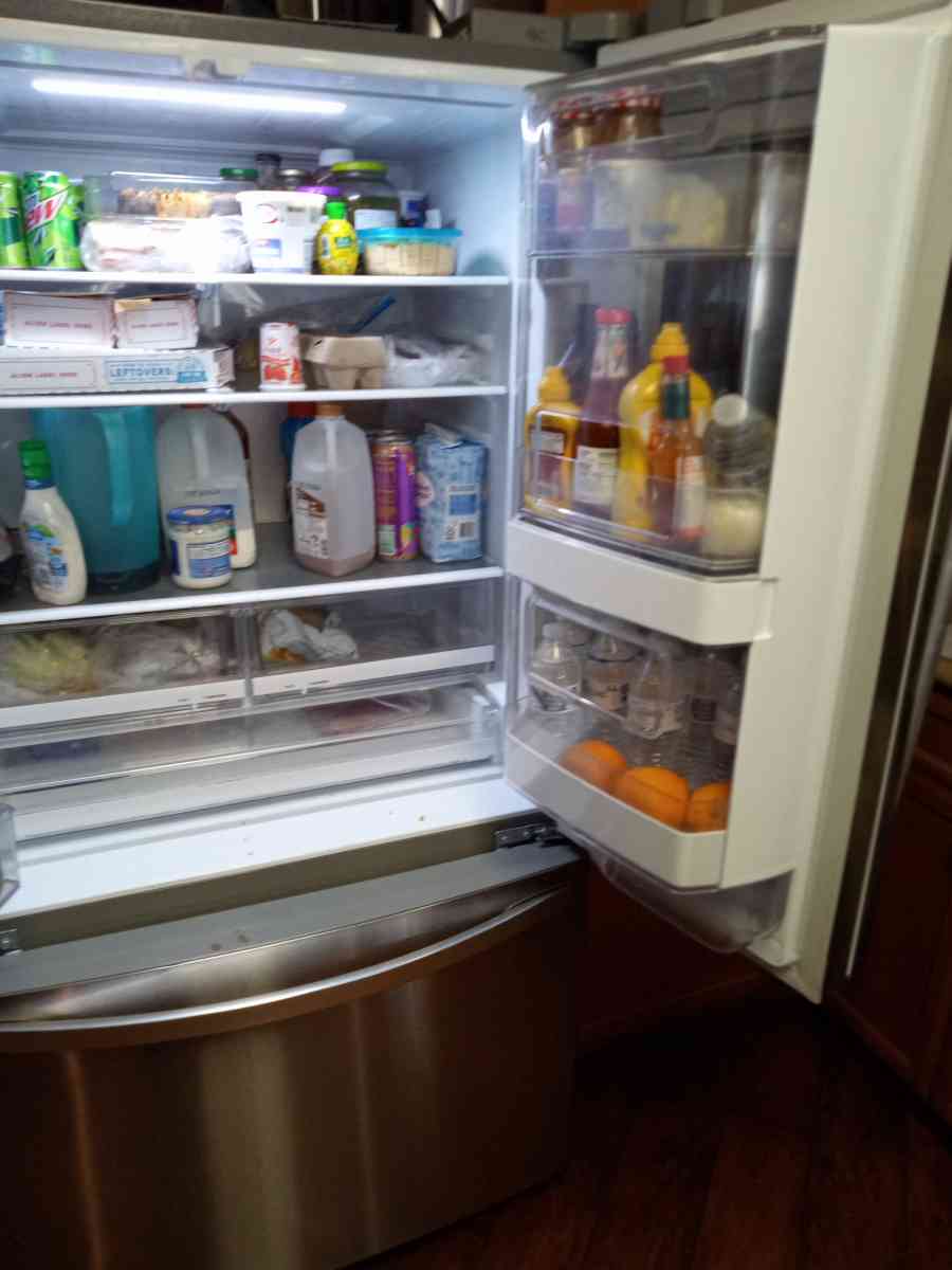 LG thinQ fridge - Bakersfield, California - FleaMarketBay