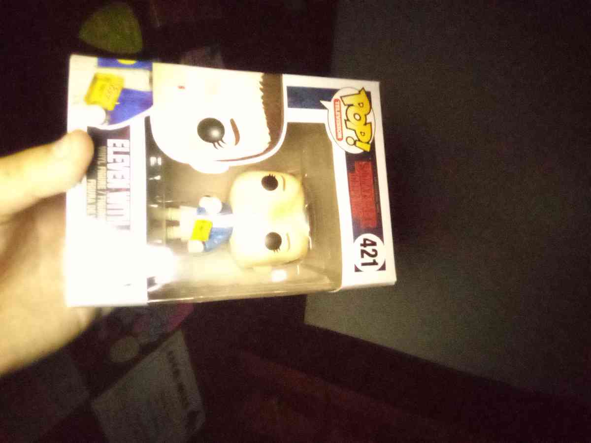 eleven eating eggos - Erie, Pennsylvania