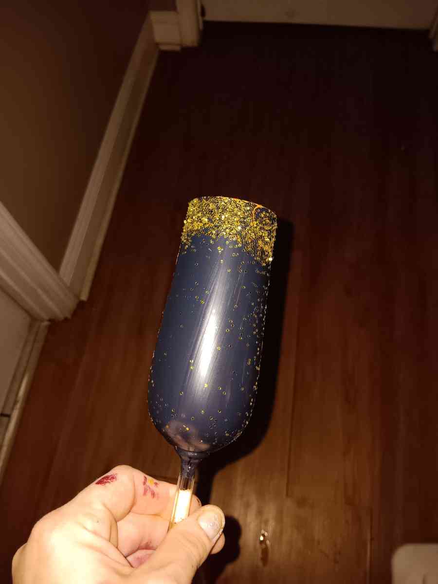 hand painted wine glasses and Rhinestone bottles - Union, Mississippi - FleaMarketBay