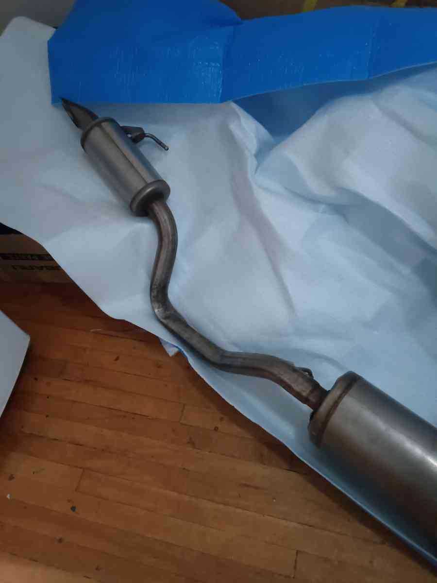 2022 Toyota Highlander complete moffle in excellent conditio - Ashaway, Rhode Island - FleaMarketBay