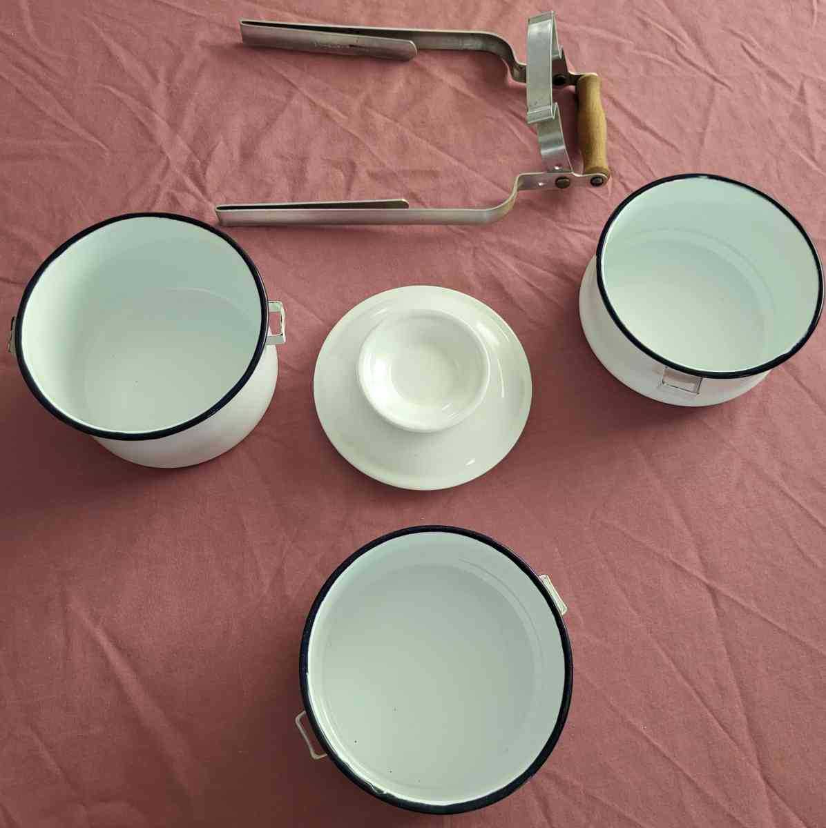 Retro 3 Tiered Enamalware Lunch Carrier - San Diego, California - FleaMarketBay