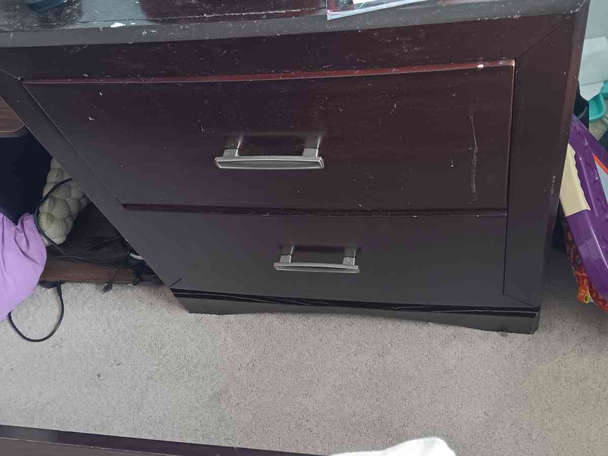 bedroom furniture and TV stand - Woodbridge, Virginia