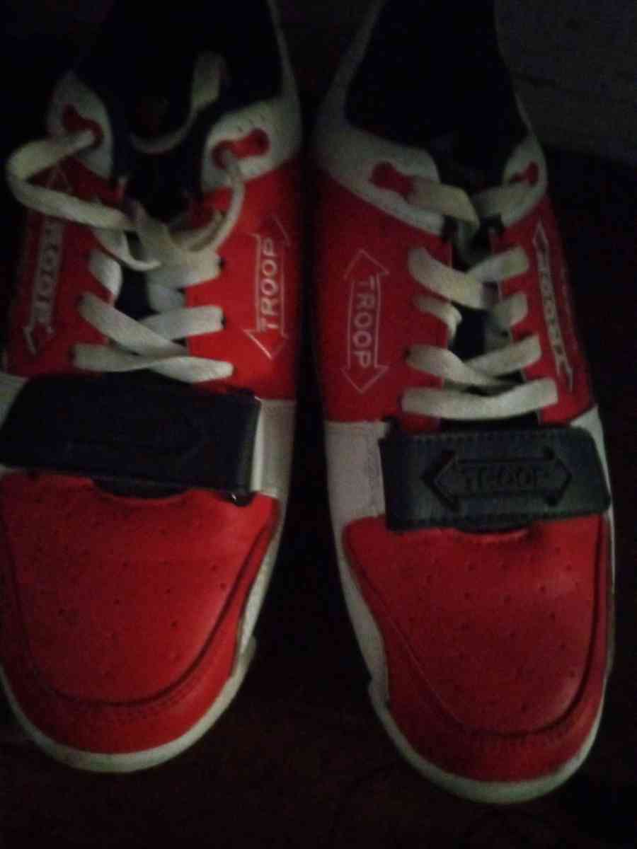 TROOP Cobra size 8 us - Lawtell, Louisiana