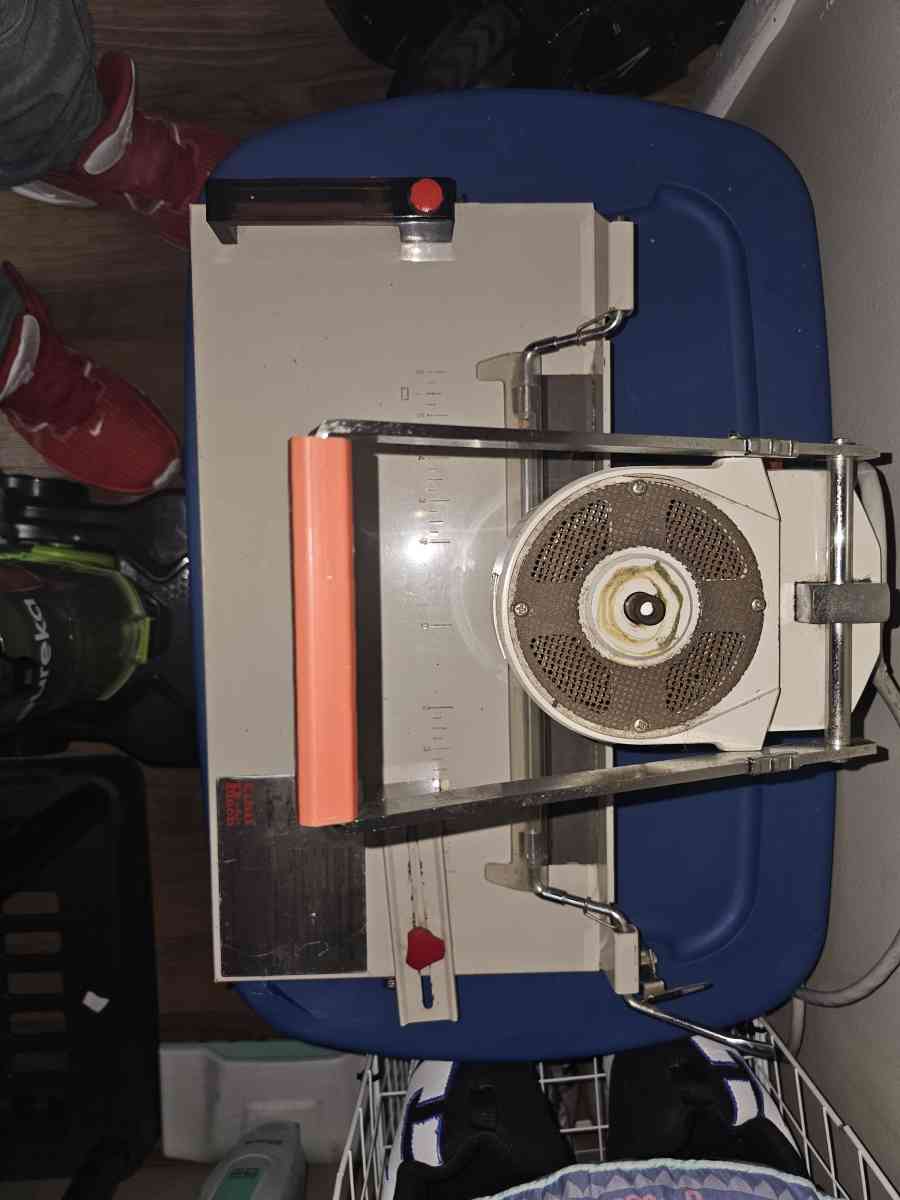 A Lihit Electrical paper Hole Puncher Model 2001AA - Ventura, California - FleaMarketBay