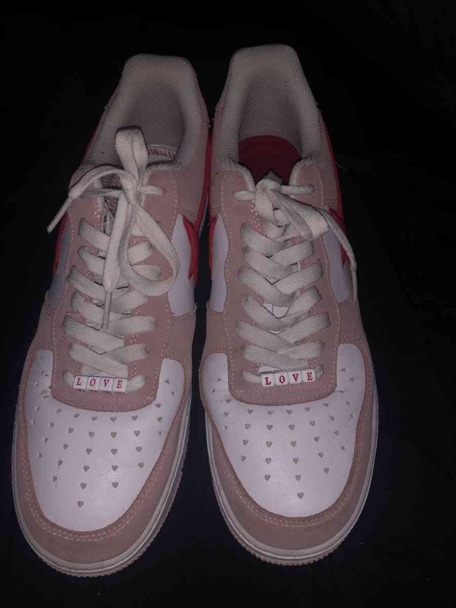 womens sneakers - Citrus Heights, California - FleaMarketBay