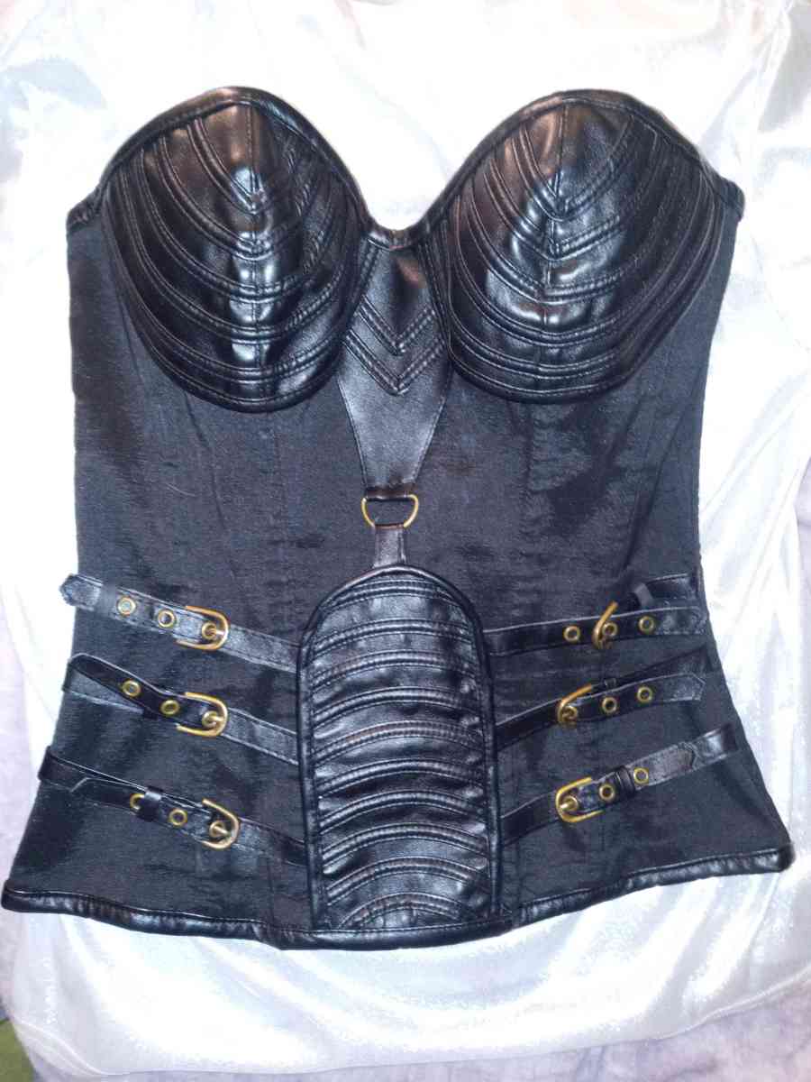 wedding dress green moto jckt black leather corset top - Indian Trail, North Carolina - FleaMarketBay