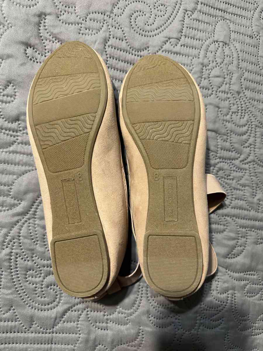 womens suade flats - Deland, Florida - FleaMarketBay