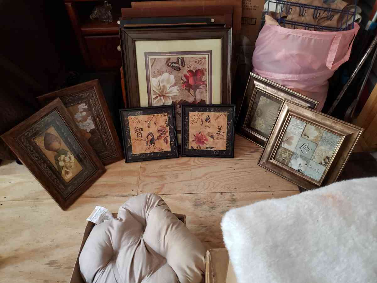 various wall decor - Leesville, Louisiana