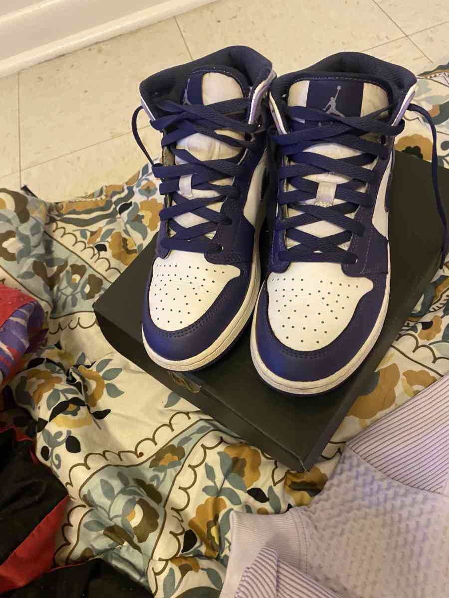 purple and white Jordan 1 - Lexington, Kentucky - FleaMarketBay