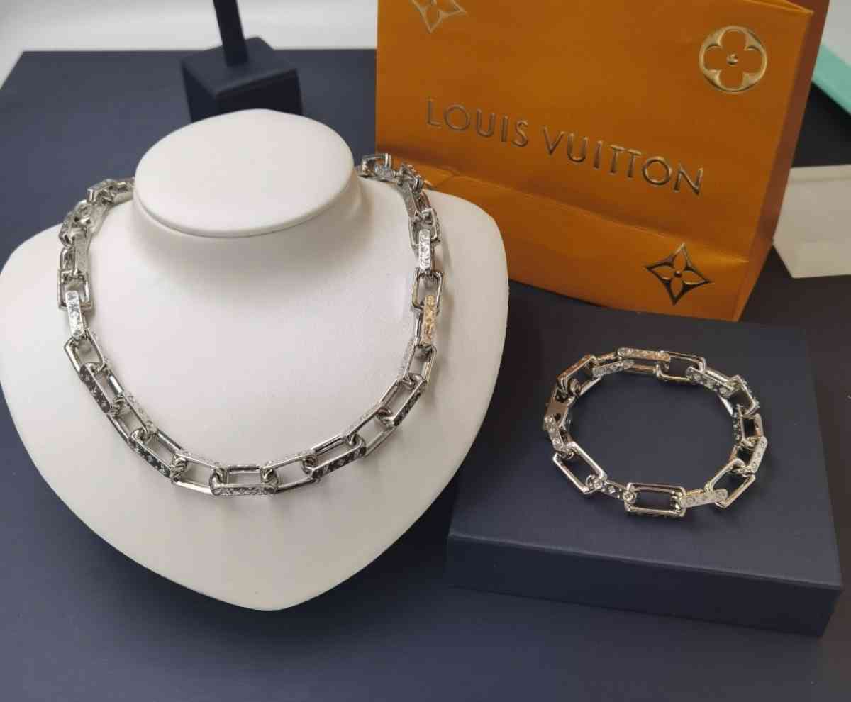 LOUIS Vuitton silver accessories - Mission Viejo, California - FleaMarketBay