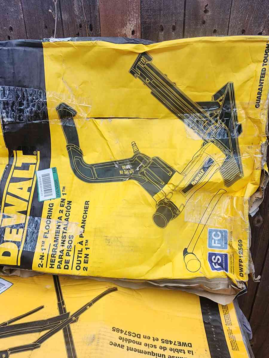 dewalt floor nailer - San Antonio, Texas - FleaMarketBay