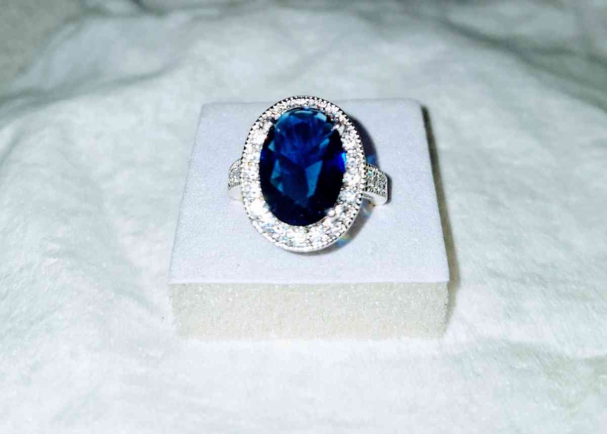 sapphire ring size 6  925 silver   New - Yulee, Florida - FleaMarketBay