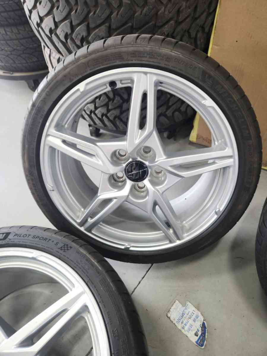 2021 Chevy Corvette Stingray Wheels and Tires - Modesto, California - FleaMarketBay
