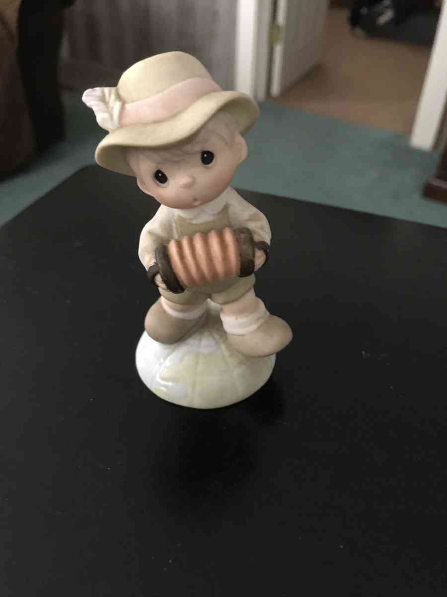 boy playing music - Toledo, Ohio