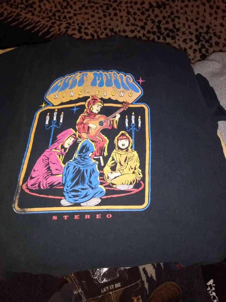 STEVEN RHODES TSHIRT - Mill Creek, Washington - FleaMarketBay