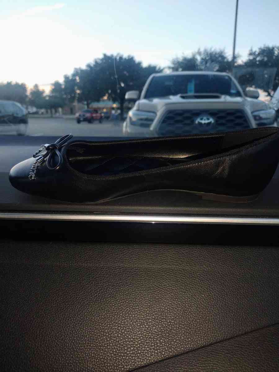 SIZE 7 MICHAEL KORS FLATS - Houston, Texas - FleaMarketBay