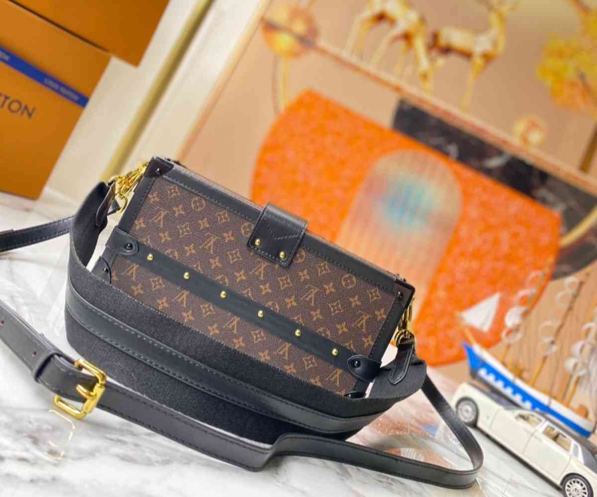 LV bag - Mission Viejo, California - FleaMarketBay