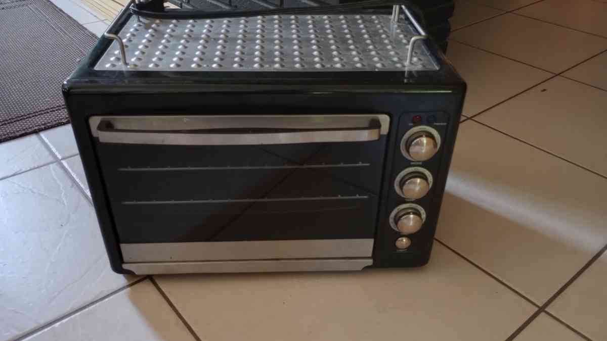 The Food Network countertop convection oven - Hollywood, Florida