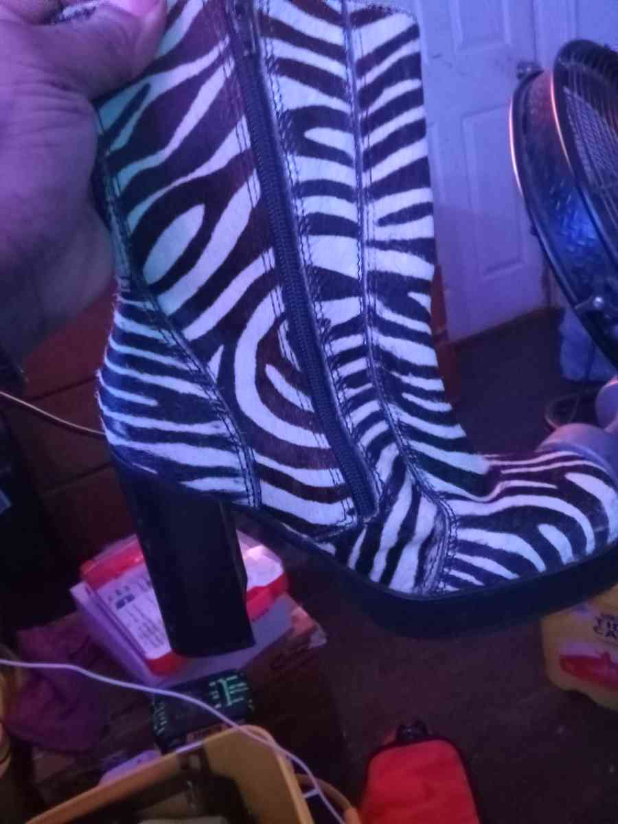 cow hid boots - Fort Worth, Texas