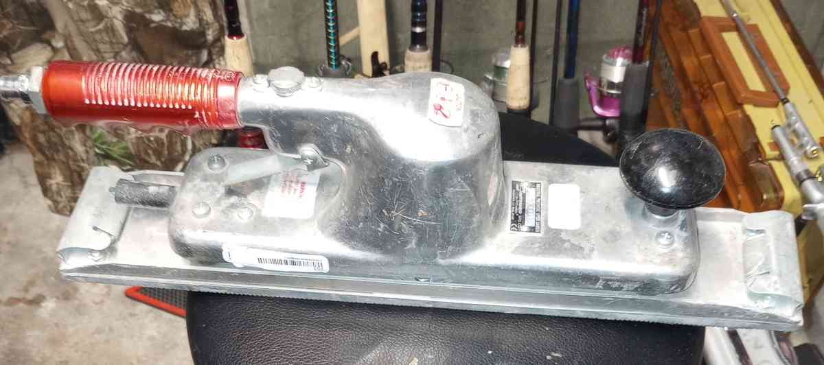 straightline air sander an 5 inch DA sander  30 for both - Hamilton, Ohio